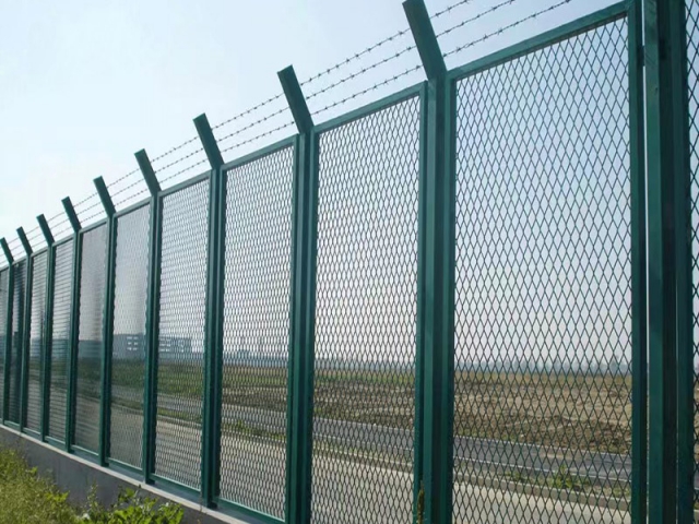 鋼板網護欄-03